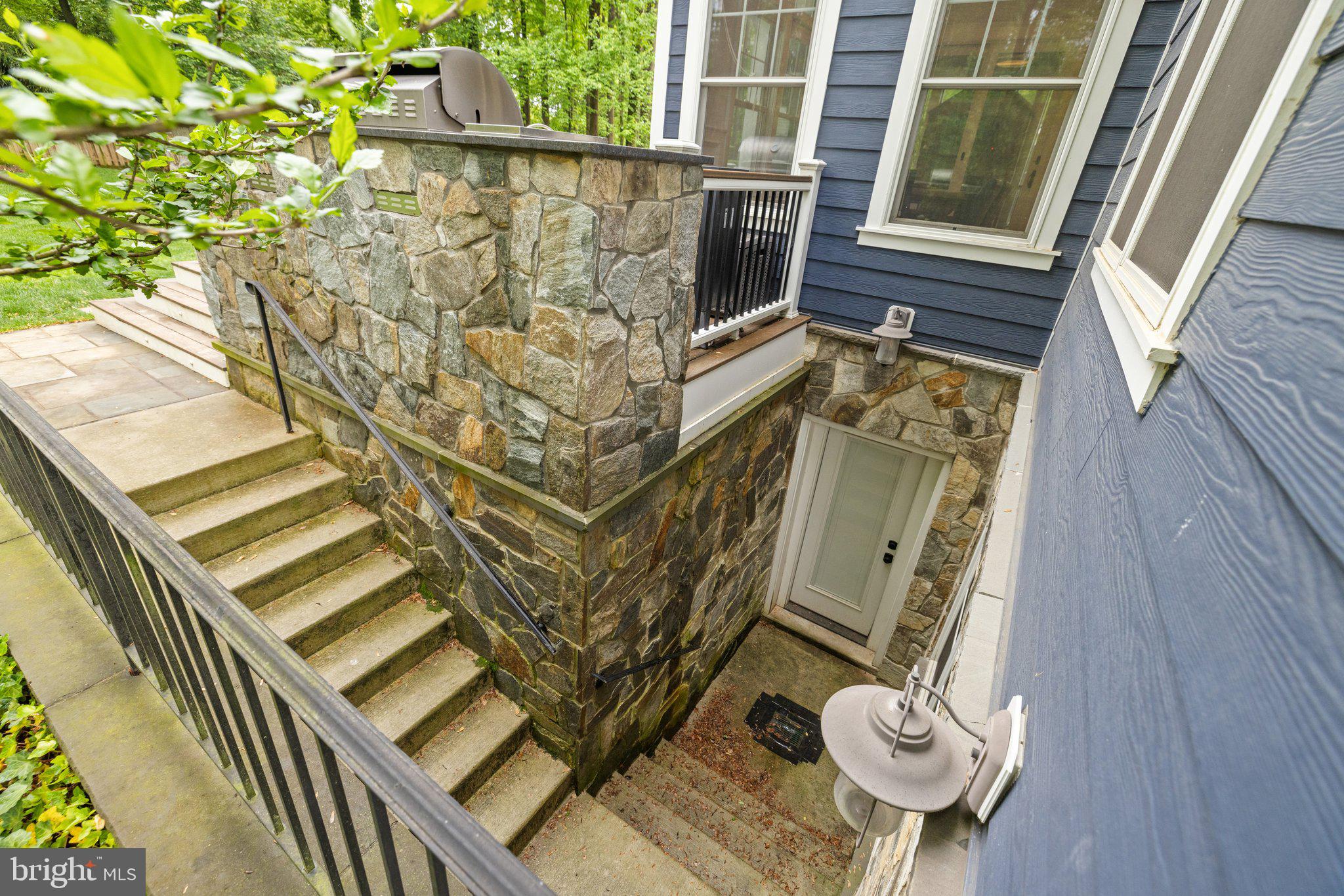 WESTBRIAR COUNTRY CLUB MANOR - Residential