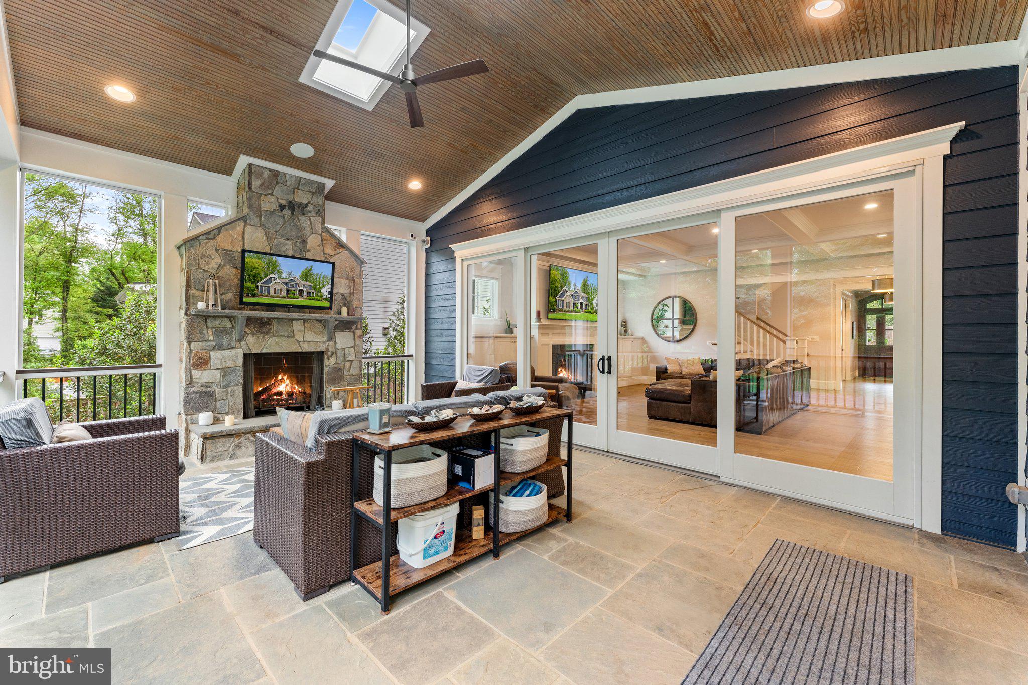 WESTBRIAR COUNTRY CLUB MANOR - Residential