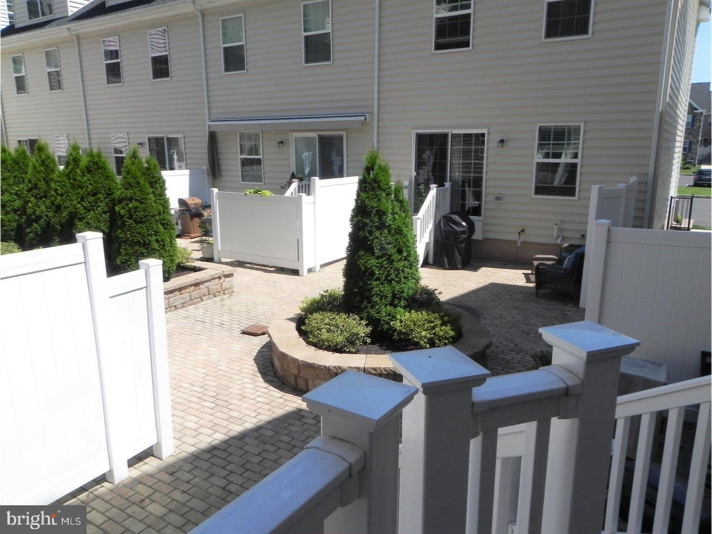 CARRIAGE HILL - Residential Lease