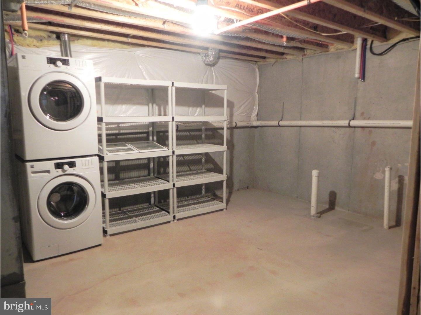 CARRIAGE HILL - Residential Lease