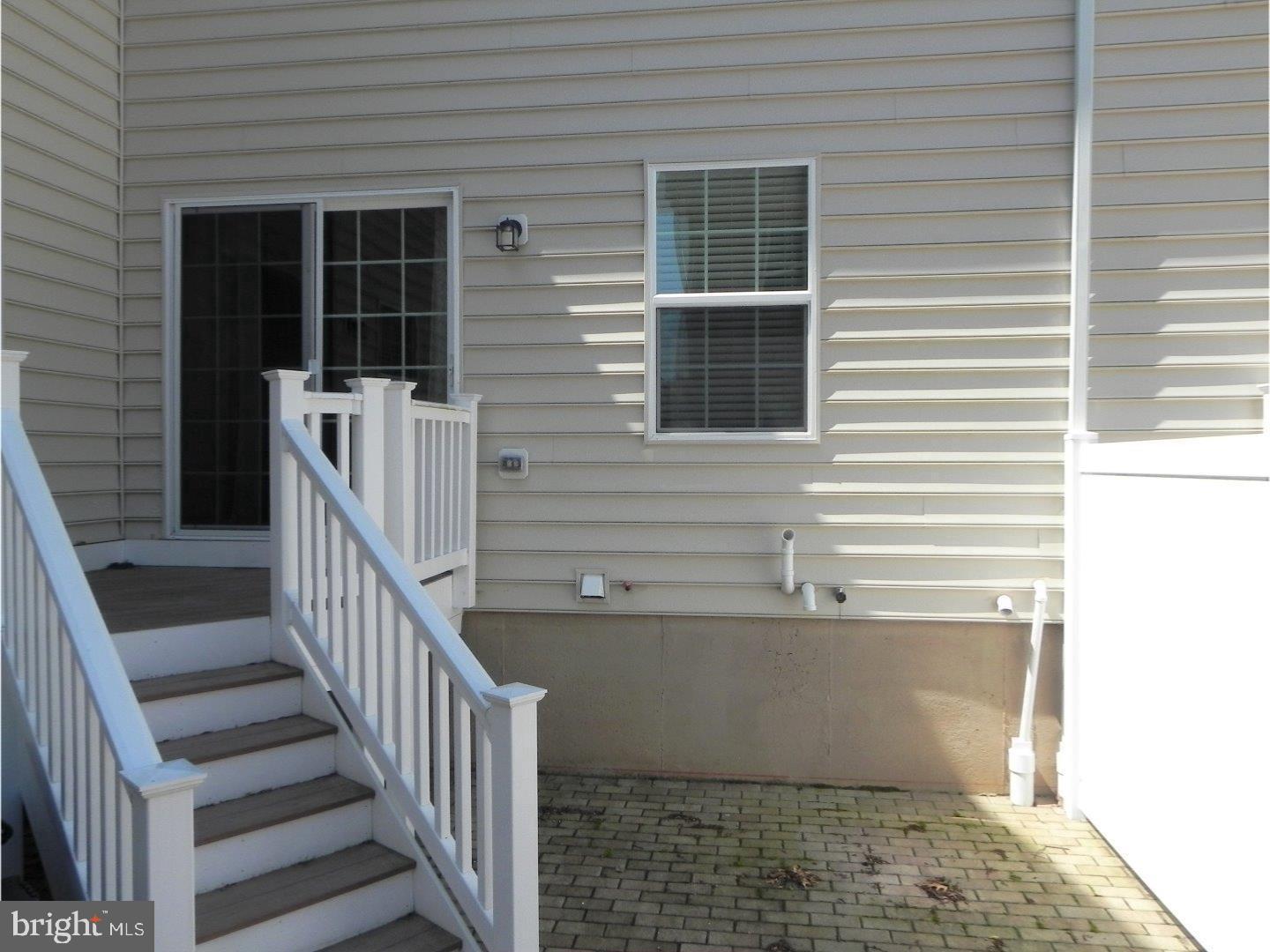 CARRIAGE HILL - Residential Lease