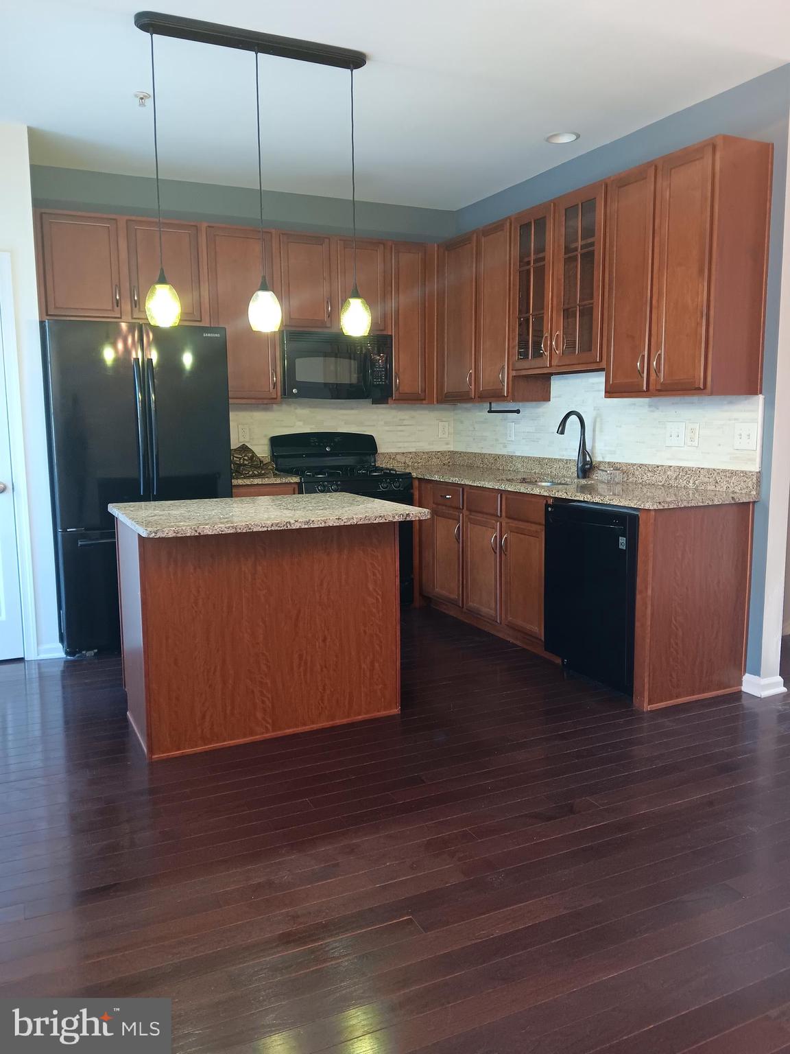 CARRIAGE HILL - Residential Lease