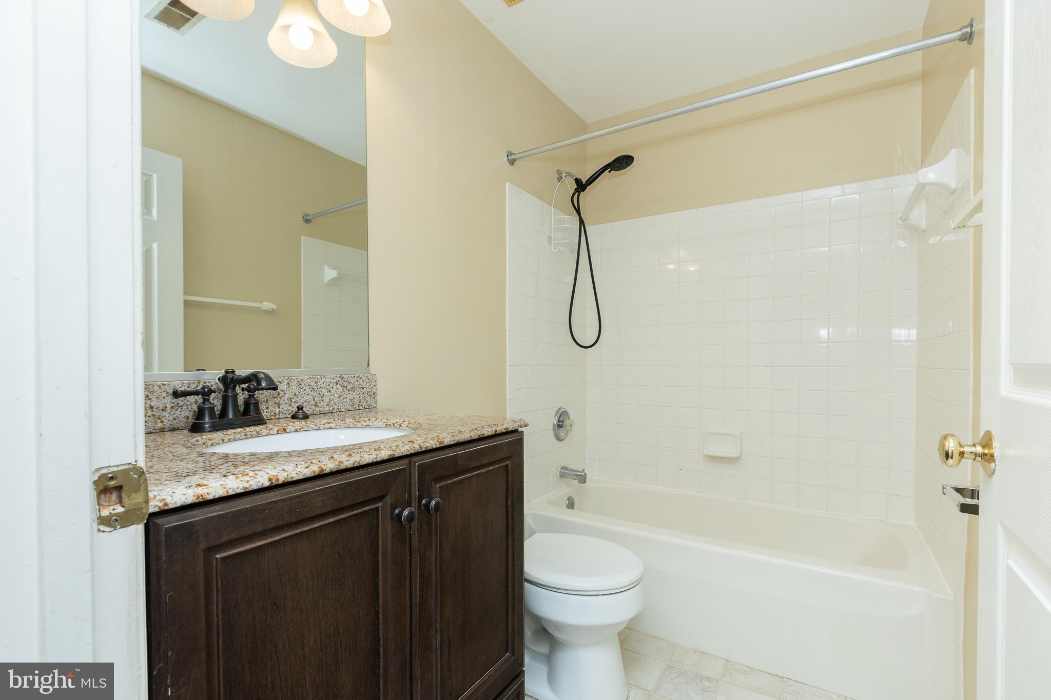 RUSSETT - Residential Lease