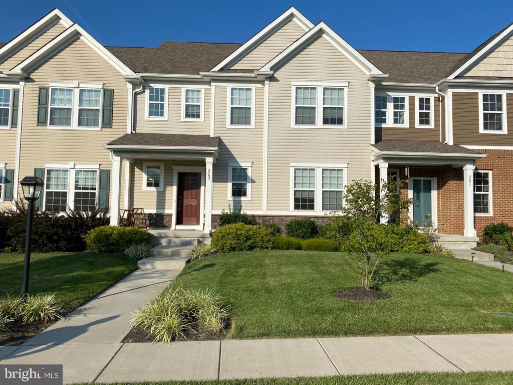Move in on 1st July or earlier before school starts. Just 7 years old, Large townhouse open floor plan. Beautiful exterior with half stone. Eat-in Kitchen features gas cooking, big Island, good size Pantry, cabinets with plenty of storage, granite counter-tops, hardwood floors and stainless steel appliances with Dishwasher & garbage disposal. Whirlpool double door Stainless steel fridge & Maytag washer/Dryer included. 9+ Foot Ceiling, Cable TV Wired, Energy Efficient Windows, Sprinkler System, Stall Shower, Main Bedroom Walk-in Closet, Located close to community pool and Playground! Find this just 7 yrs old construction home exclusively at The Courts at Chester Springs by Pulte Homes! Close to Exton Train Station with Septa service to Philadelphia. Conveniently located from retails shops, restaurants & Henrietta Hankins branch of Chester County Library. Easy commute to Exton Square Mall & King of Prussia. Visit today to begin living in your dream home!
