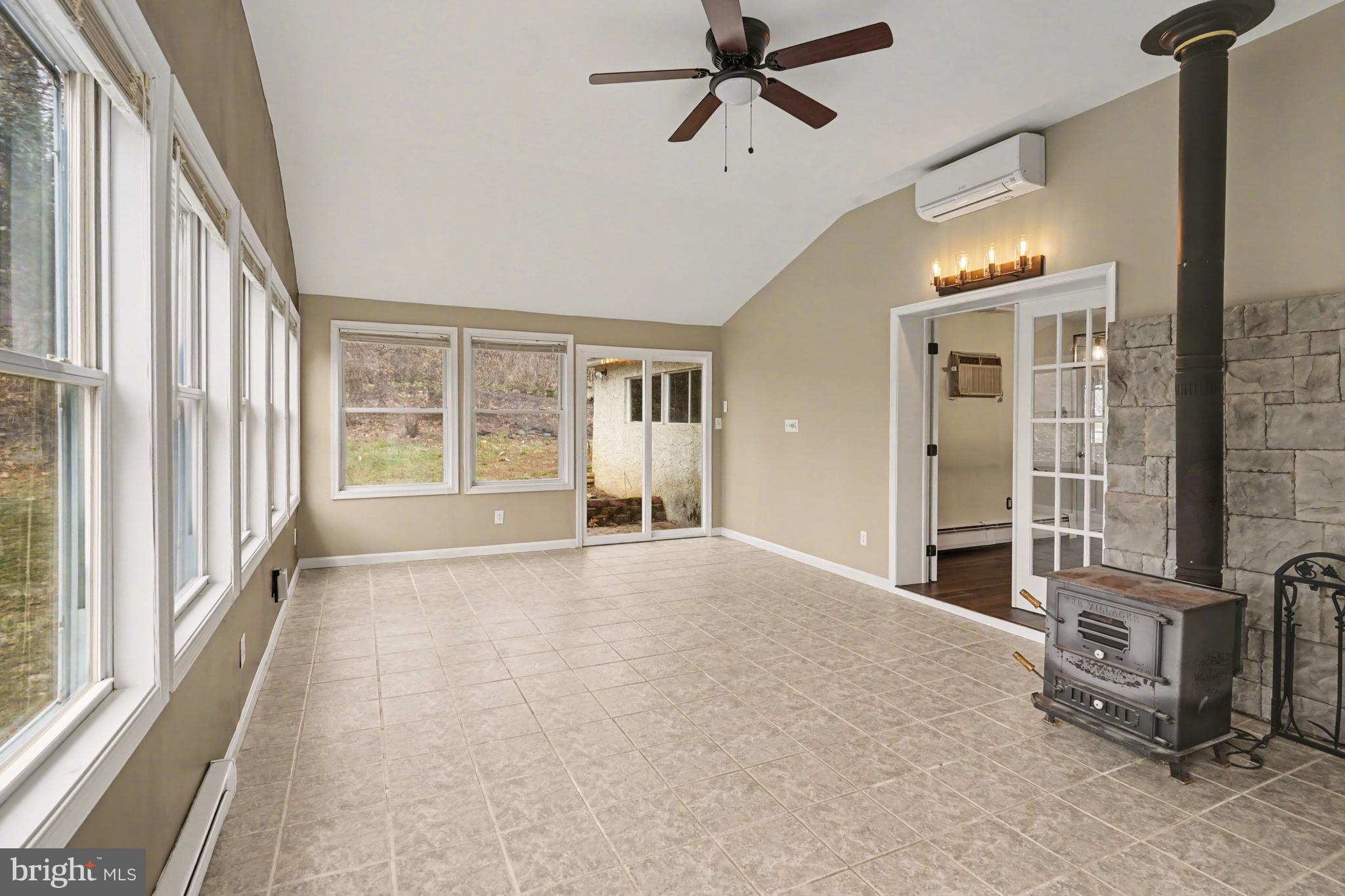 SPRING MOUNT - Residential