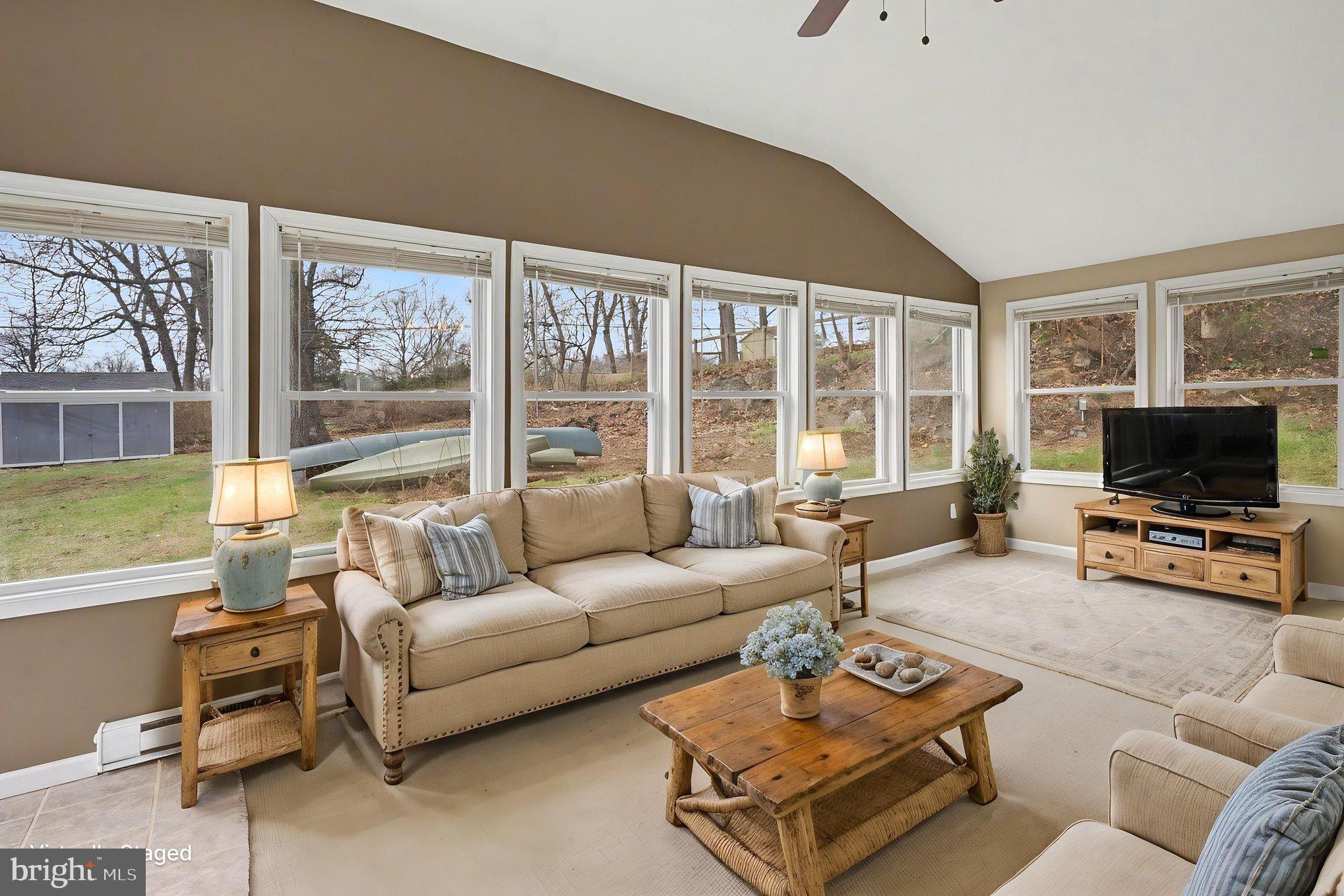 SPRING MOUNT - Residential