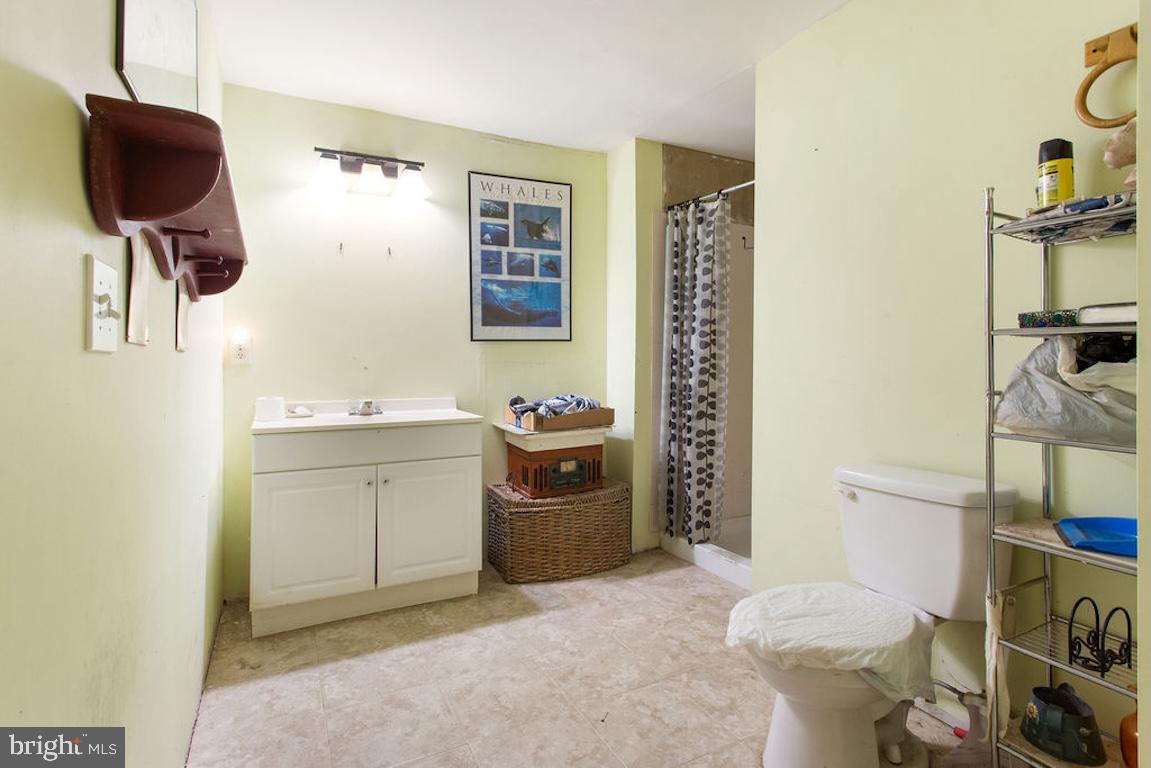 HOLLYWOOD ESTATES - Residential