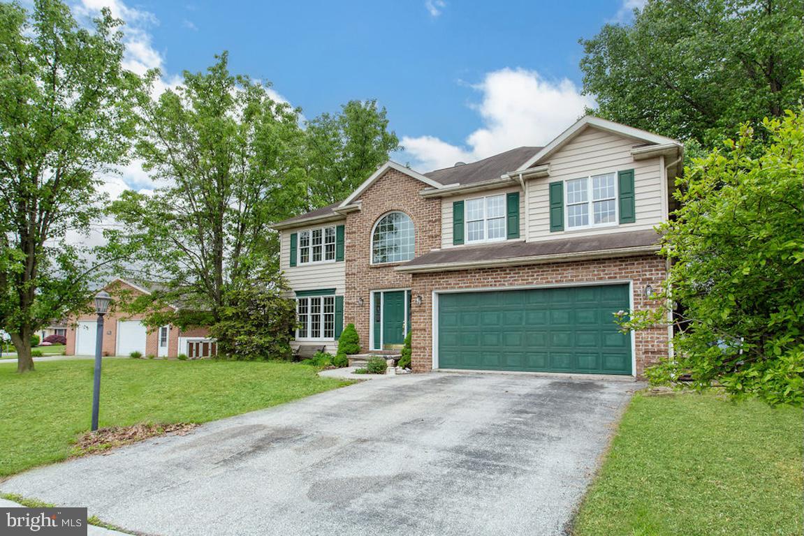 HOLLYWOOD ESTATES - Residential