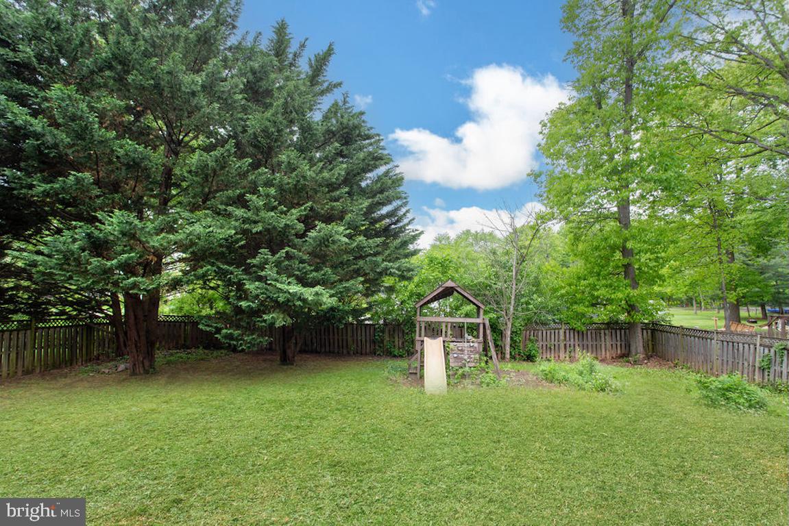 HOLLYWOOD ESTATES - Residential