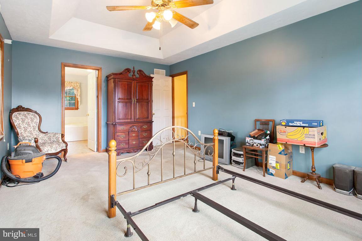 HOLLYWOOD ESTATES - Residential