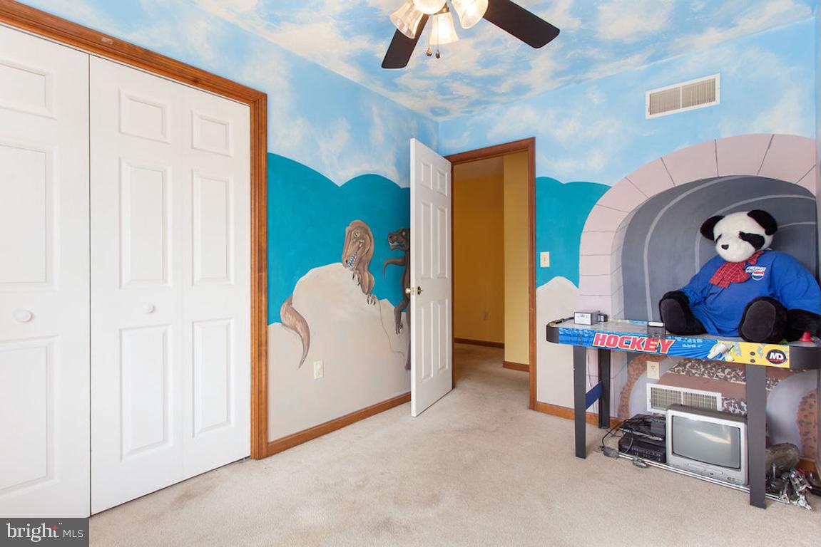 HOLLYWOOD ESTATES - Residential