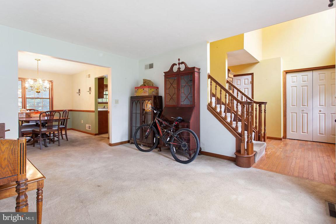 HOLLYWOOD ESTATES - Residential