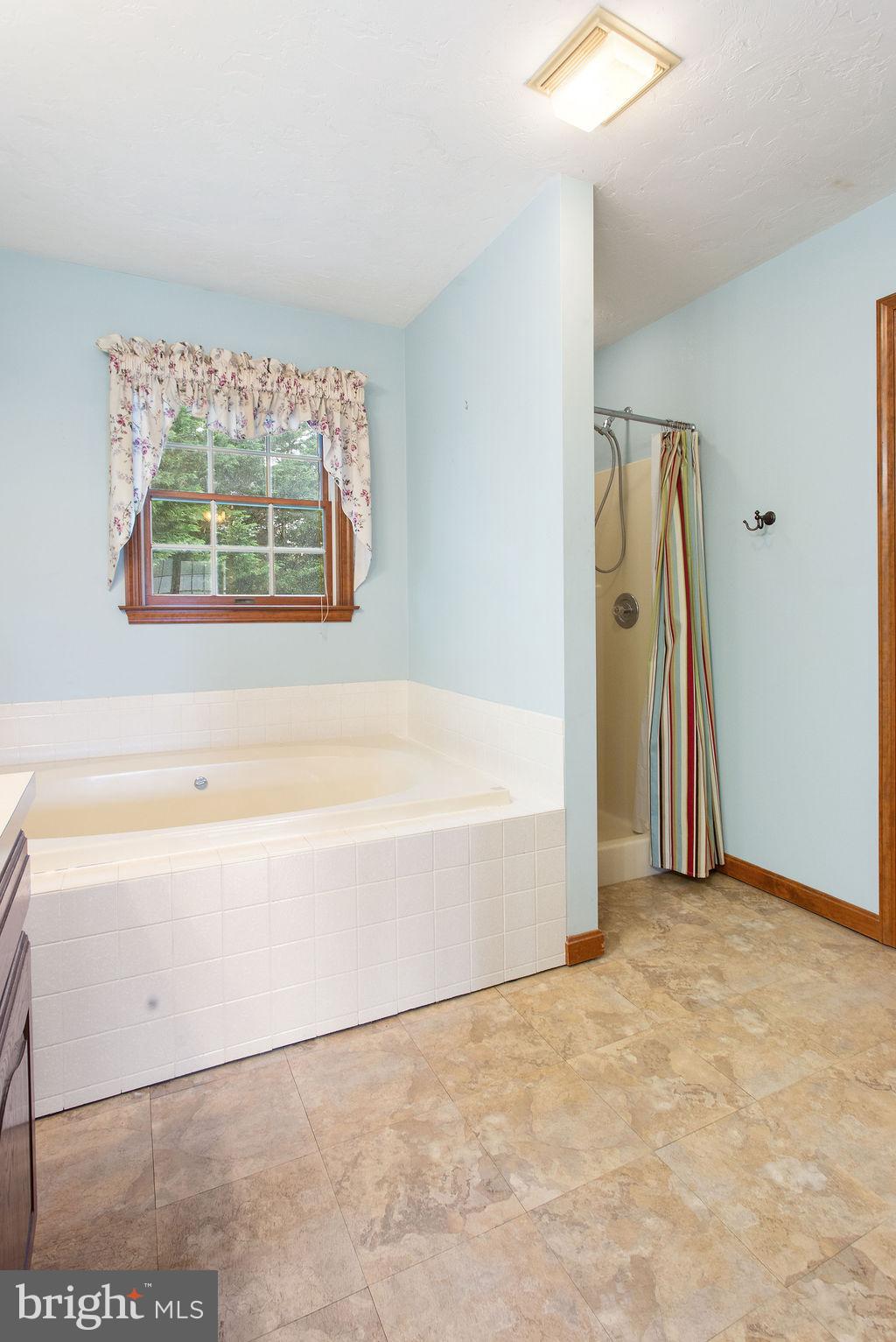 HOLLYWOOD ESTATES - Residential