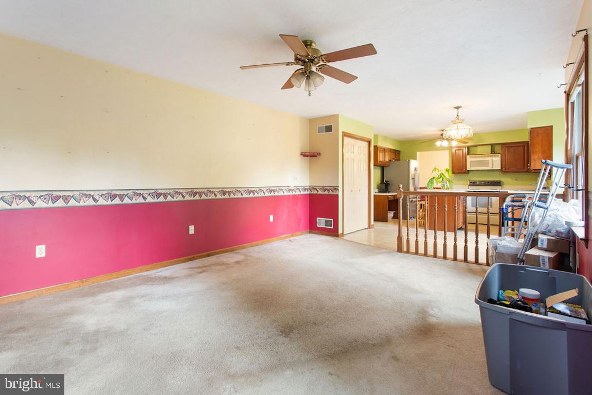 HOLLYWOOD ESTATES - Residential