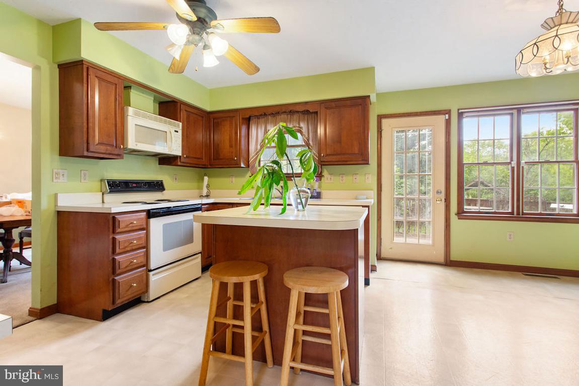 HOLLYWOOD ESTATES - Residential