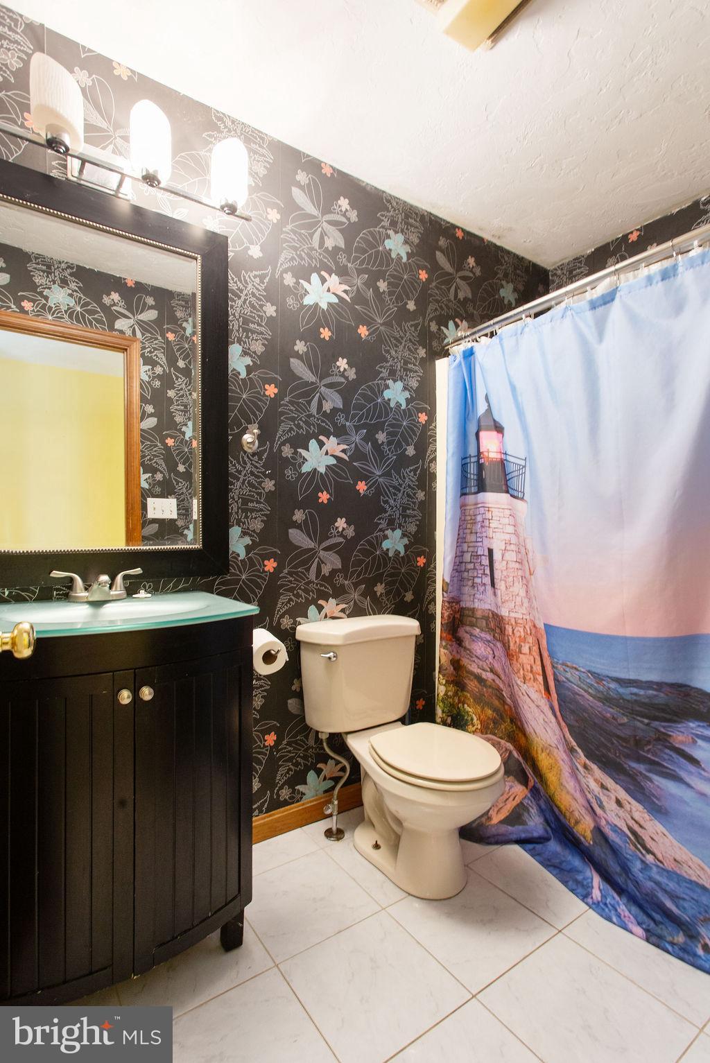 HOLLYWOOD ESTATES - Residential