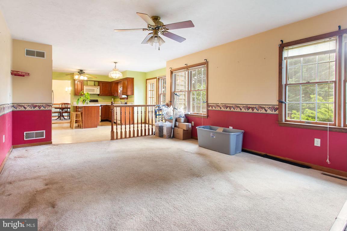 HOLLYWOOD ESTATES - Residential