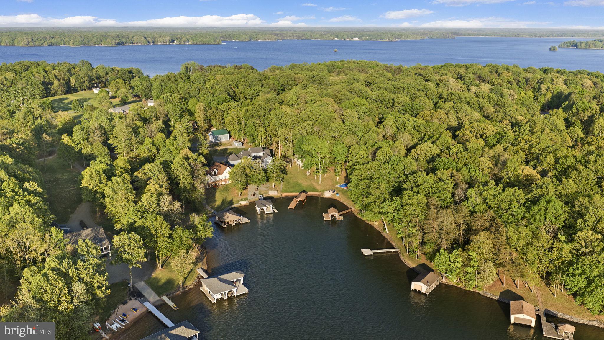 BOTH WATERS ESTATES - Residential