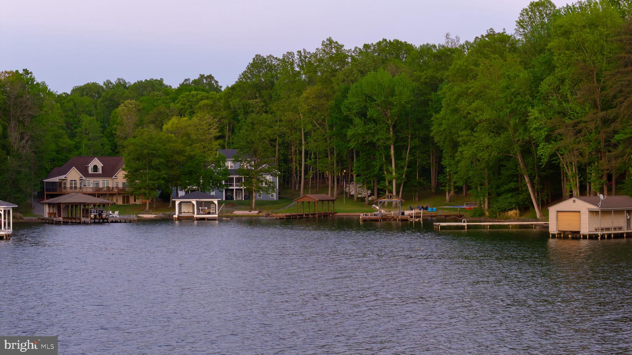 BOTH WATERS ESTATES - Residential