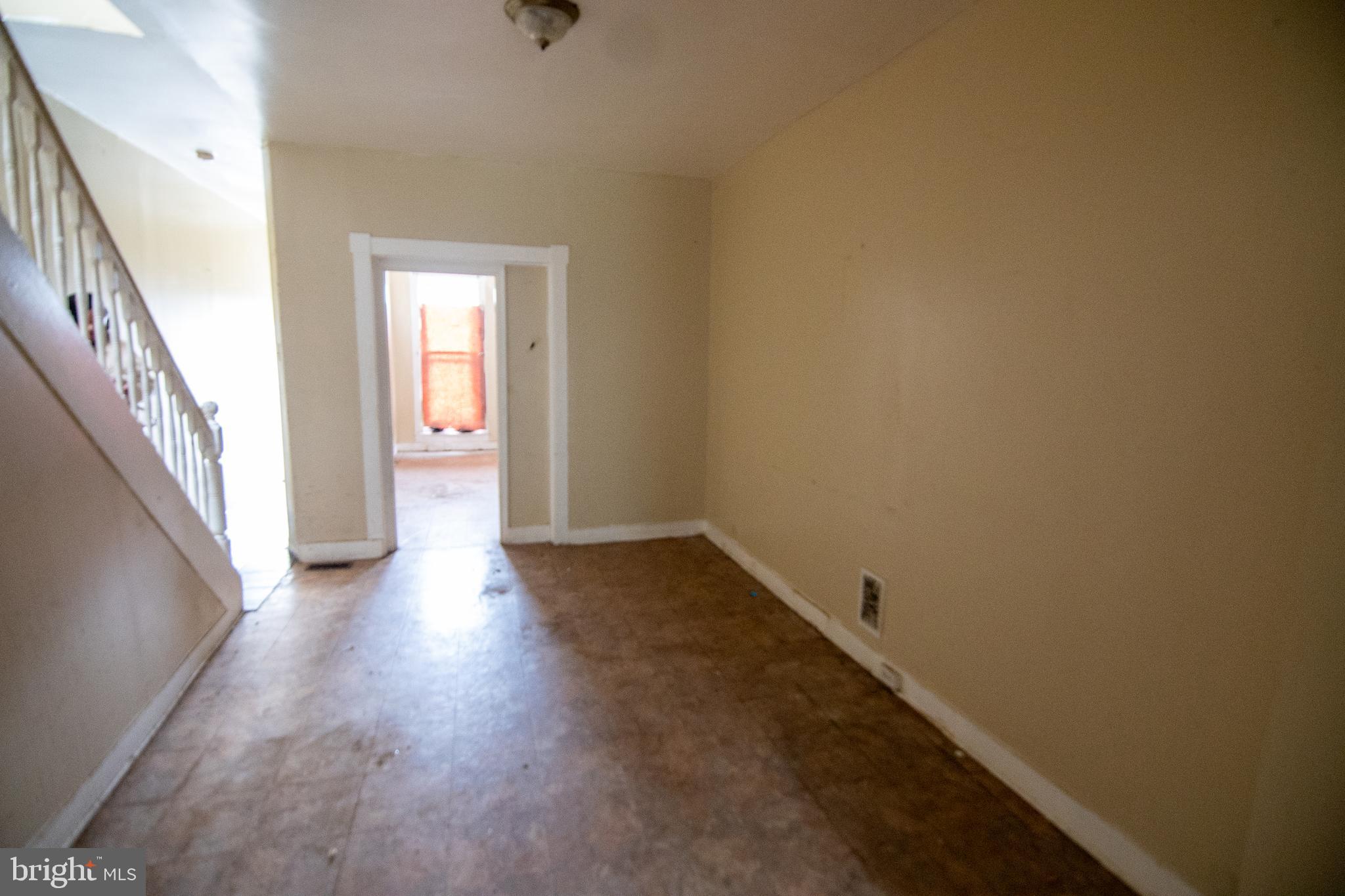 2583 W FAYETTE STREET