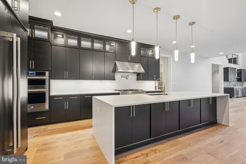 6821 SILVER LINDEN ST BETHESDA MD 20817