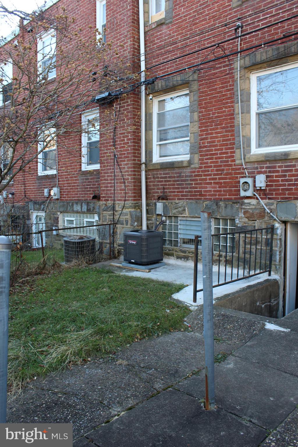 LAWNCREST - Residential