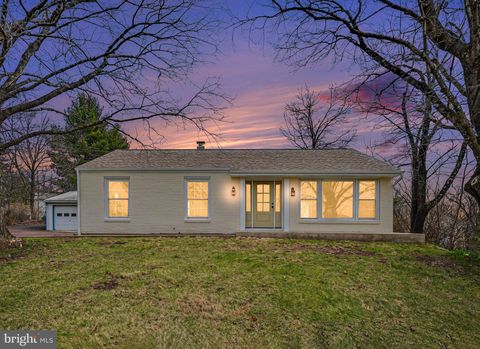 Homes For Sale - 305 Green Hill Road<br/> TELFORD, PA 18969