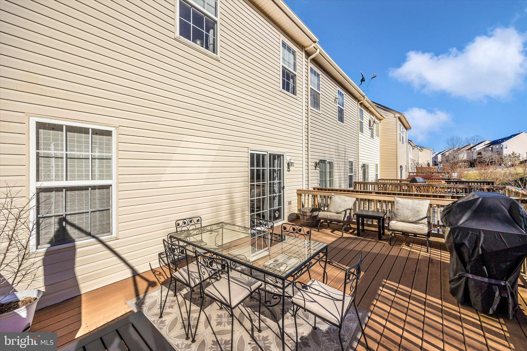 TWIN ARCH CROSSING - Residential