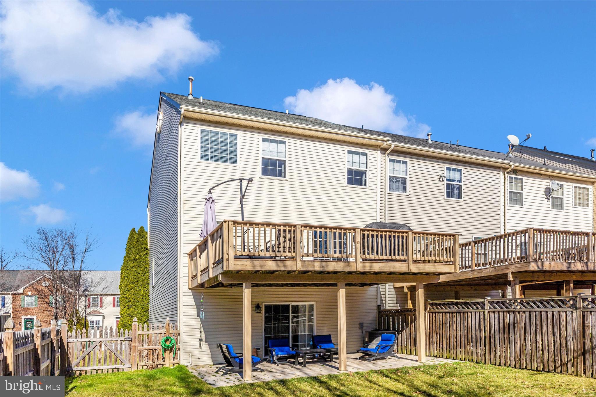 TWIN ARCH CROSSING - Residential