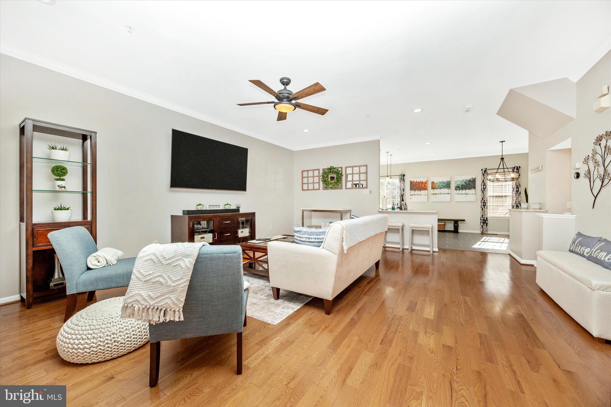 TWIN ARCH CROSSING - Residential