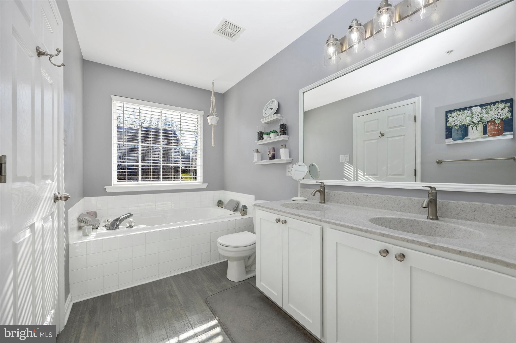 TWIN ARCH CROSSING - Residential