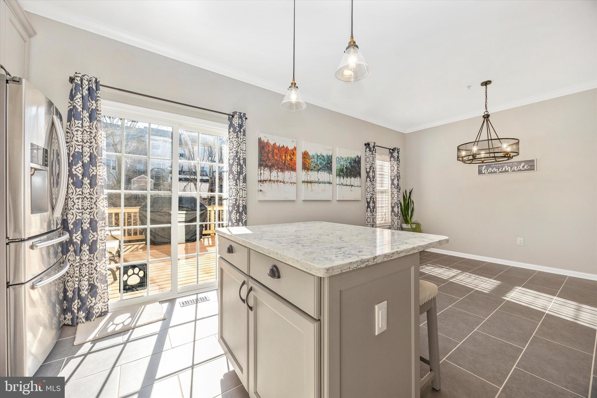 TWIN ARCH CROSSING - Residential