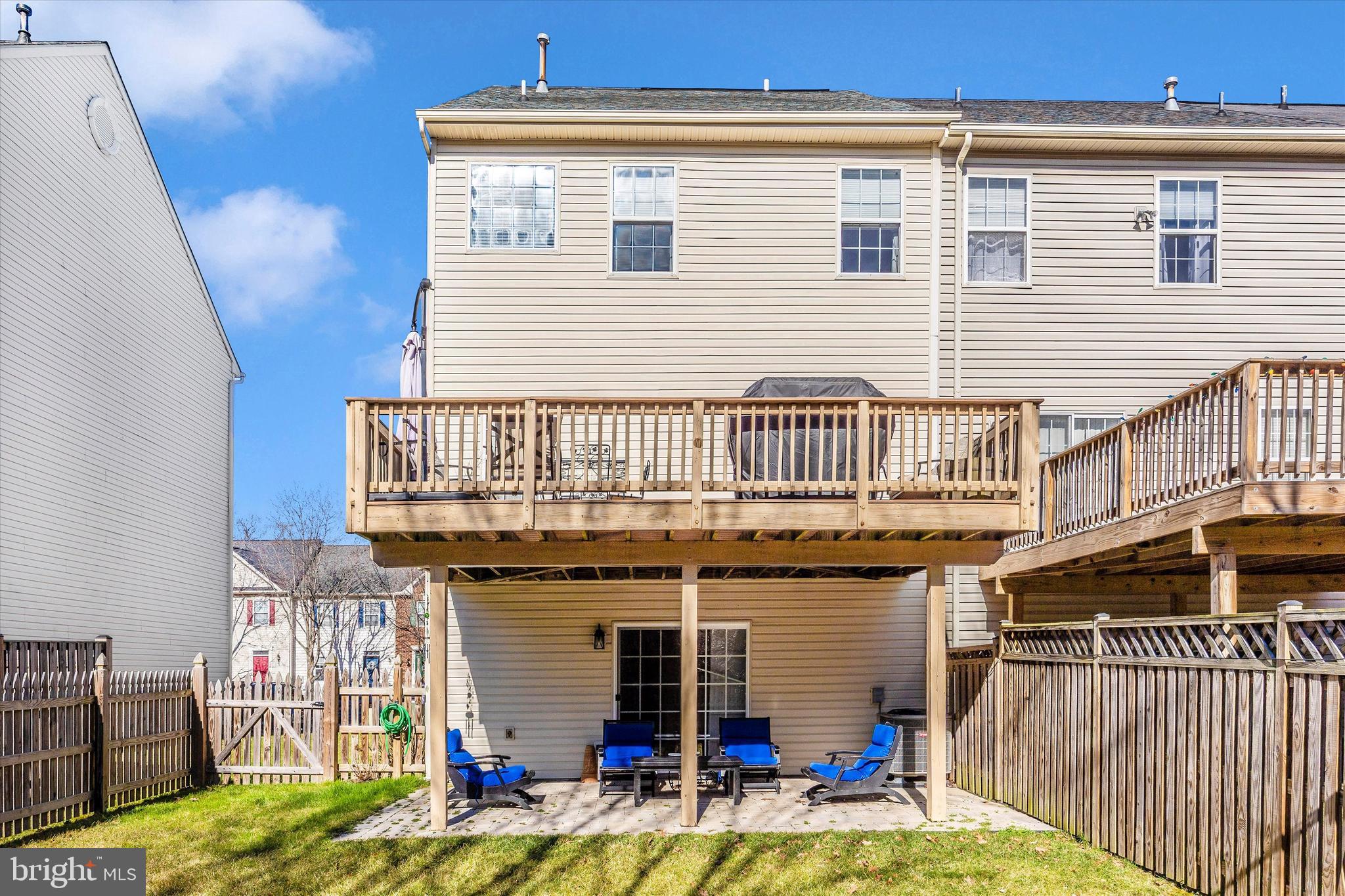 TWIN ARCH CROSSING - Residential