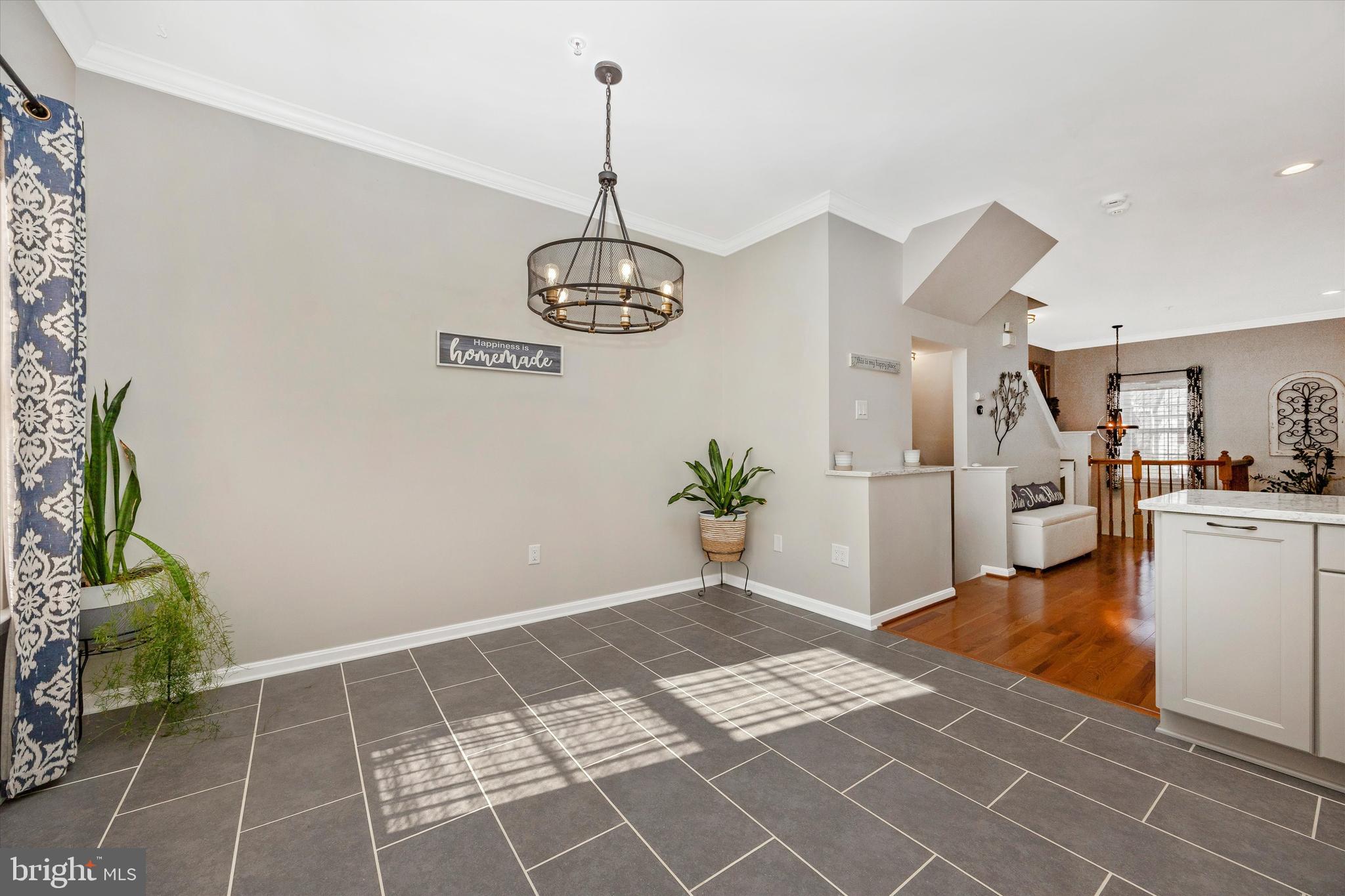 TWIN ARCH CROSSING - Residential