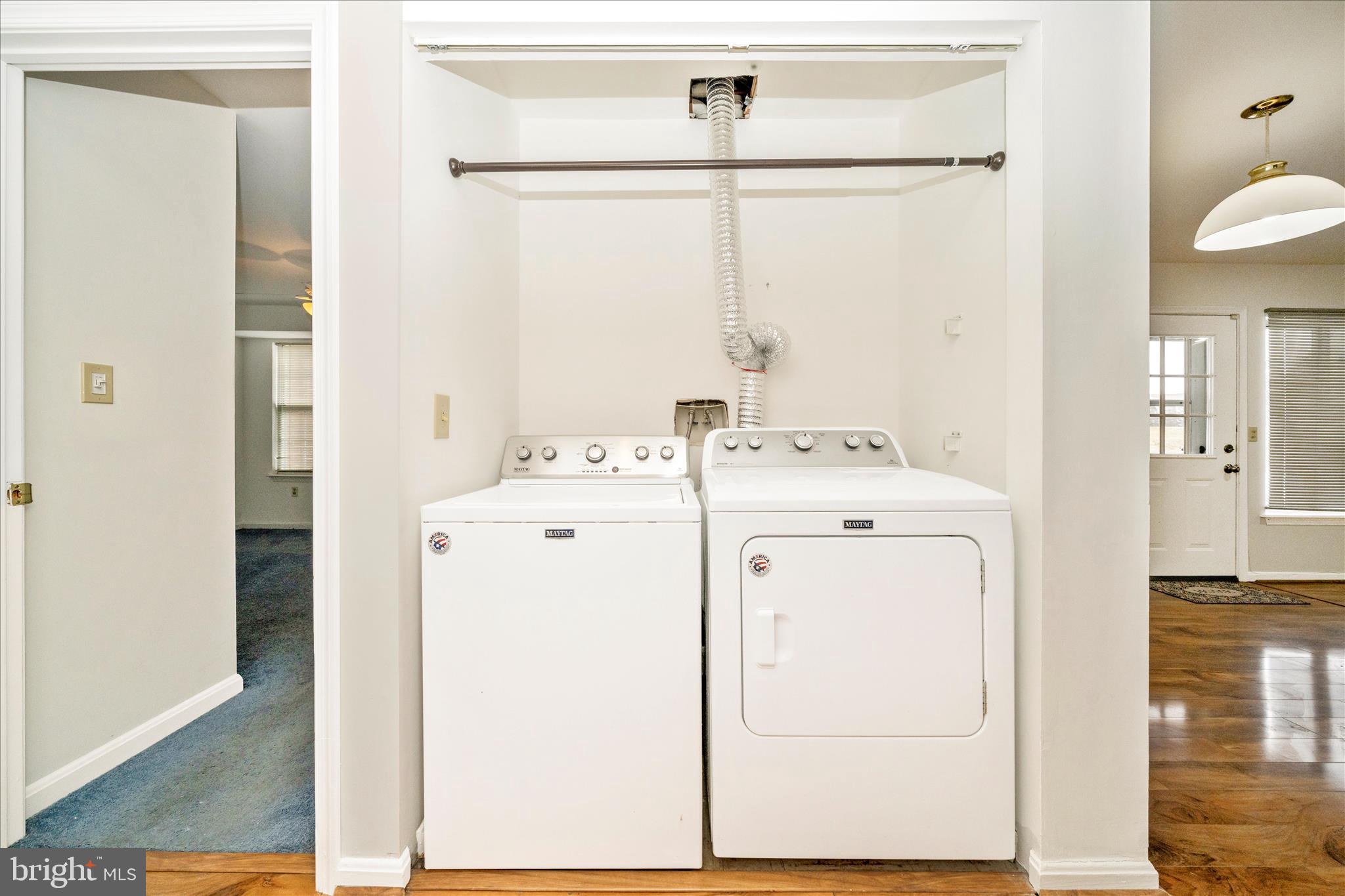 CROMWELL FOUNTAIN - Residential