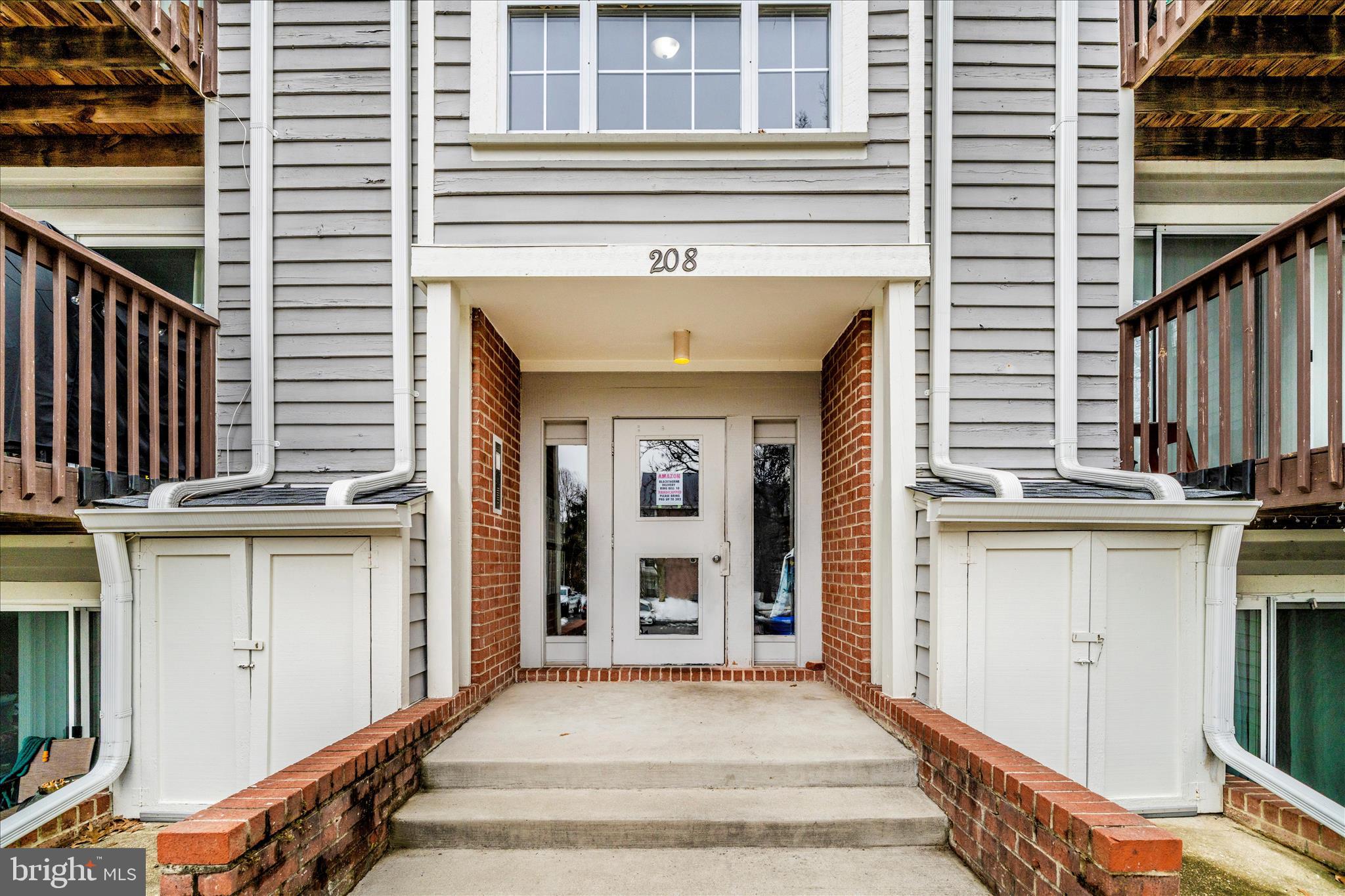 CROMWELL FOUNTAIN - Residential