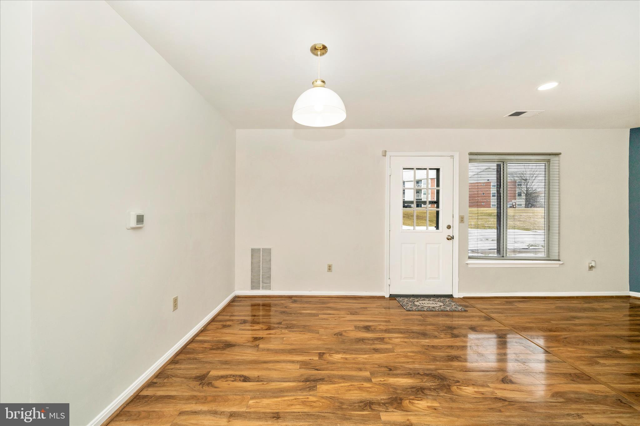 CROMWELL FOUNTAIN - Residential