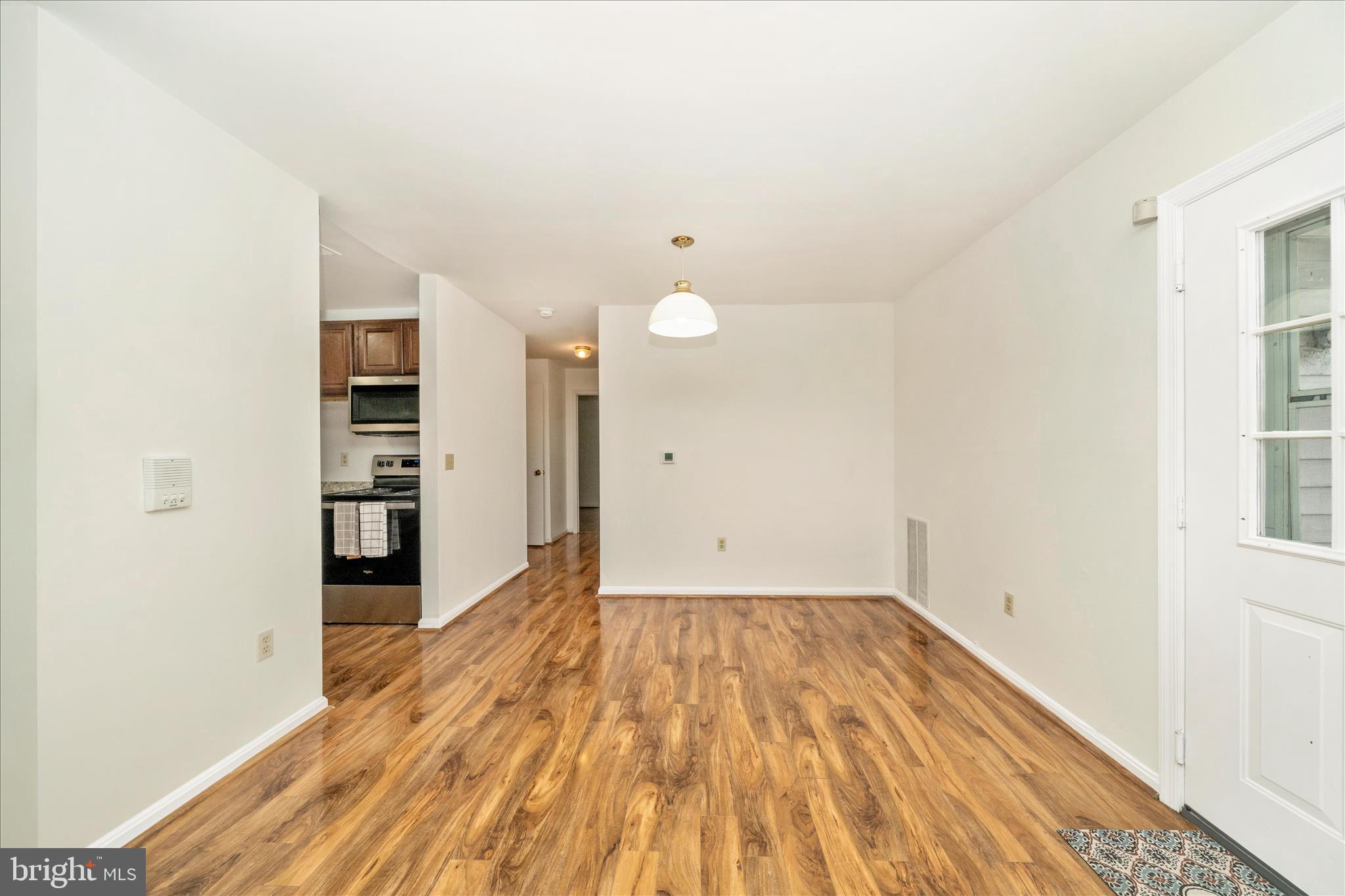 CROMWELL FOUNTAIN - Residential