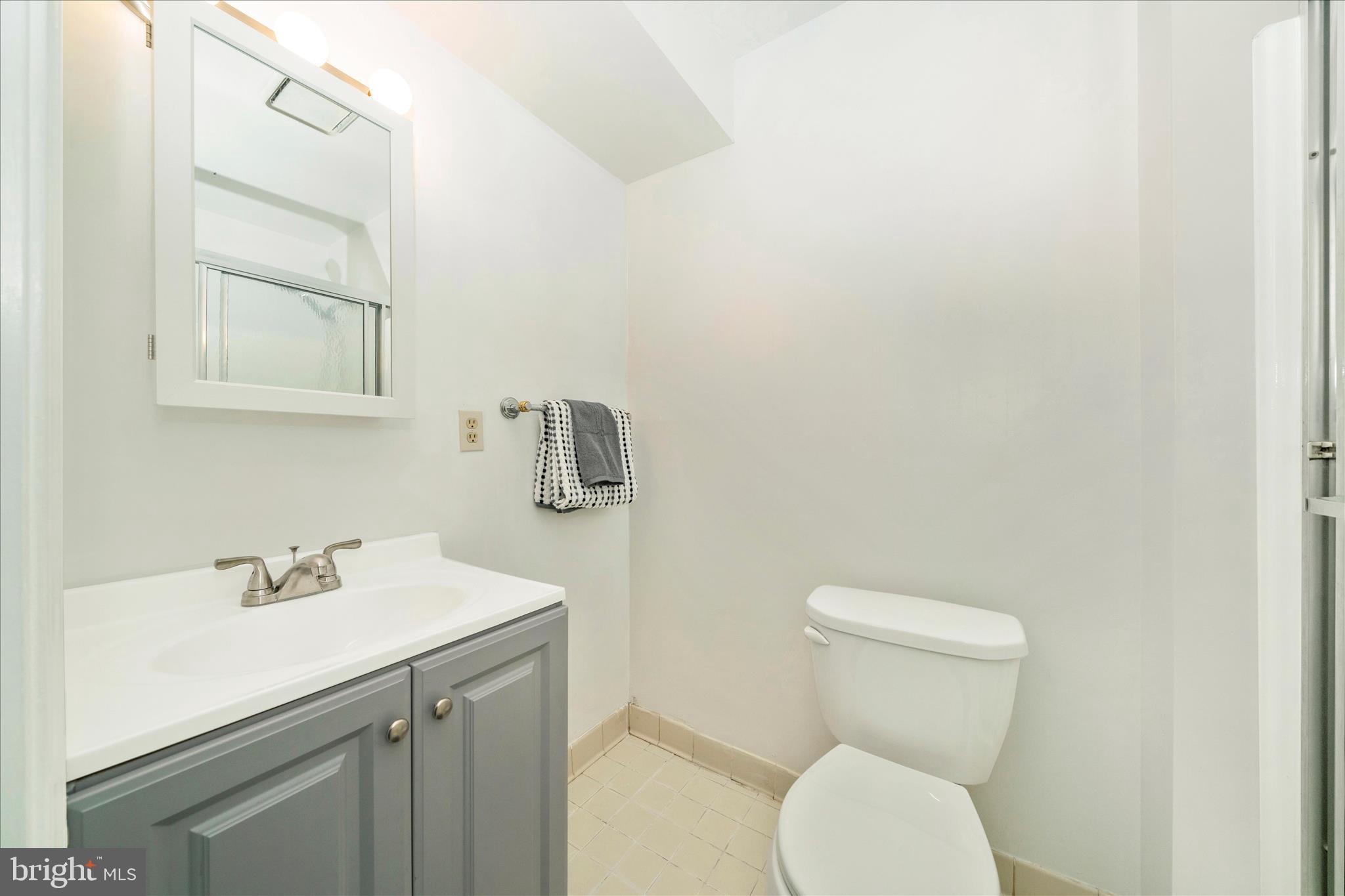 CROMWELL FOUNTAIN - Residential