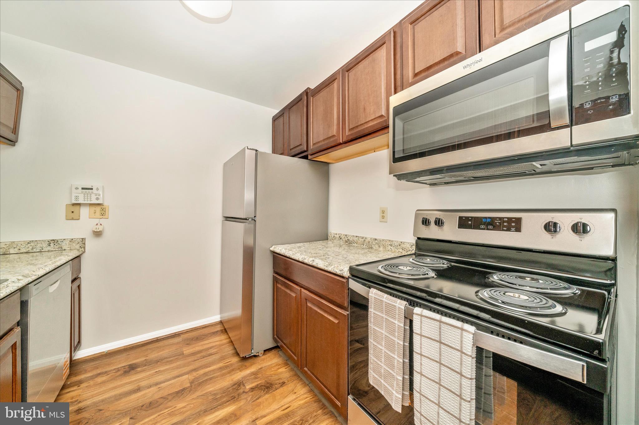 CROMWELL FOUNTAIN - Residential