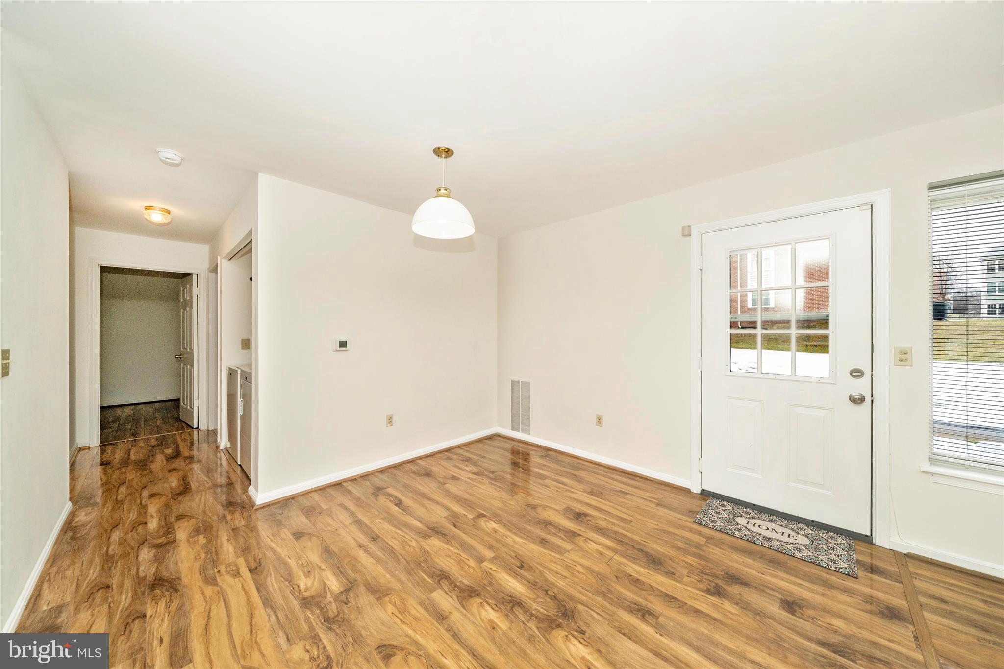 CROMWELL FOUNTAIN - Residential