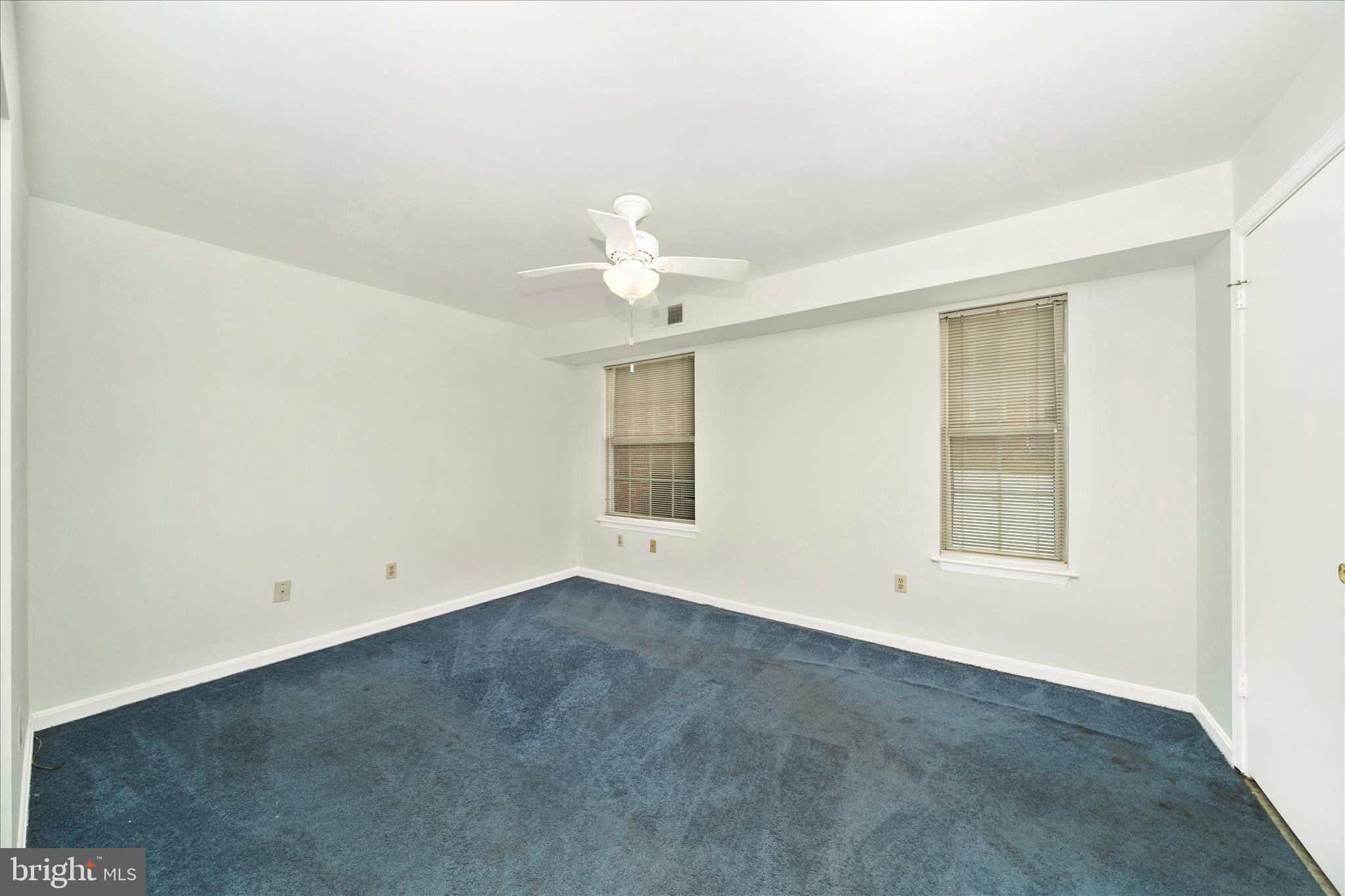 CROMWELL FOUNTAIN - Residential