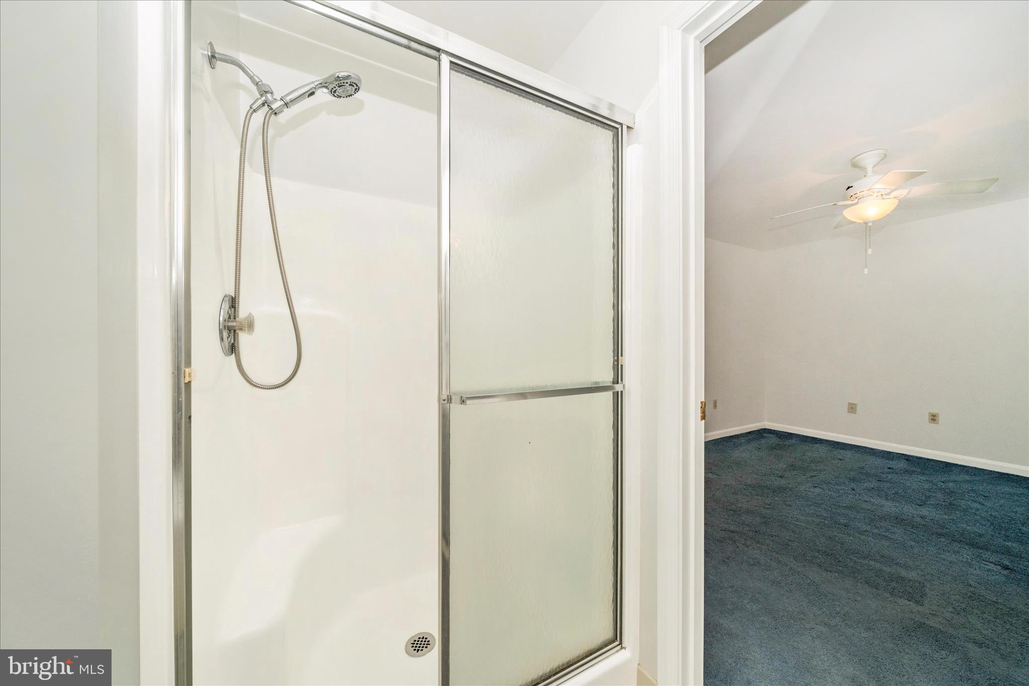 CROMWELL FOUNTAIN - Residential