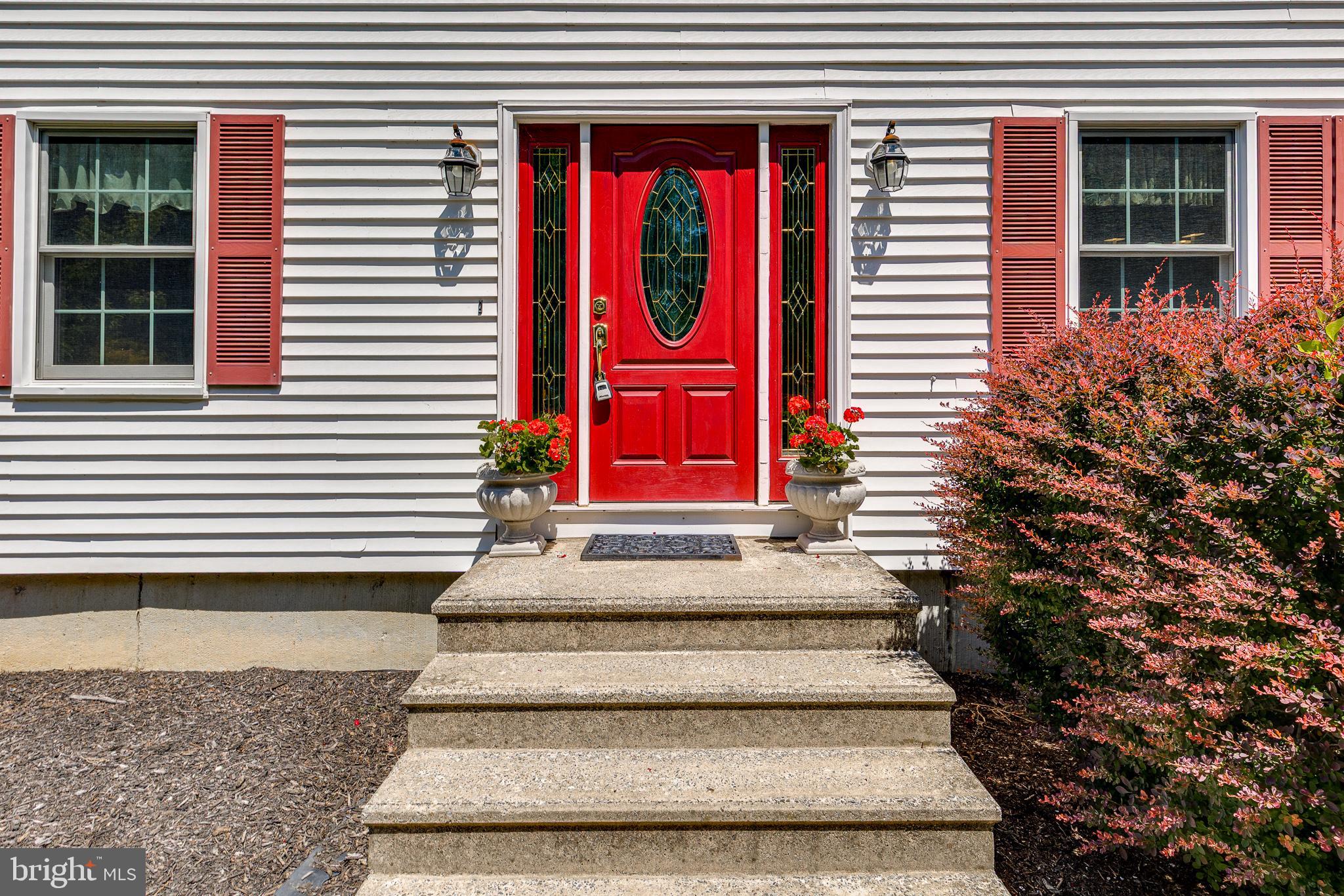 12 N HOCKEY DRIVE