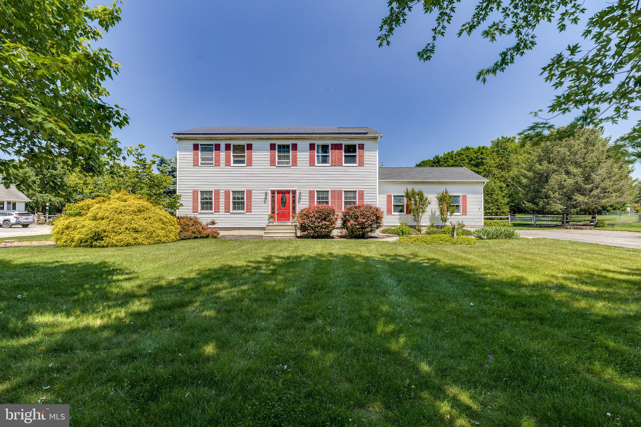 12 N HOCKEY DRIVE