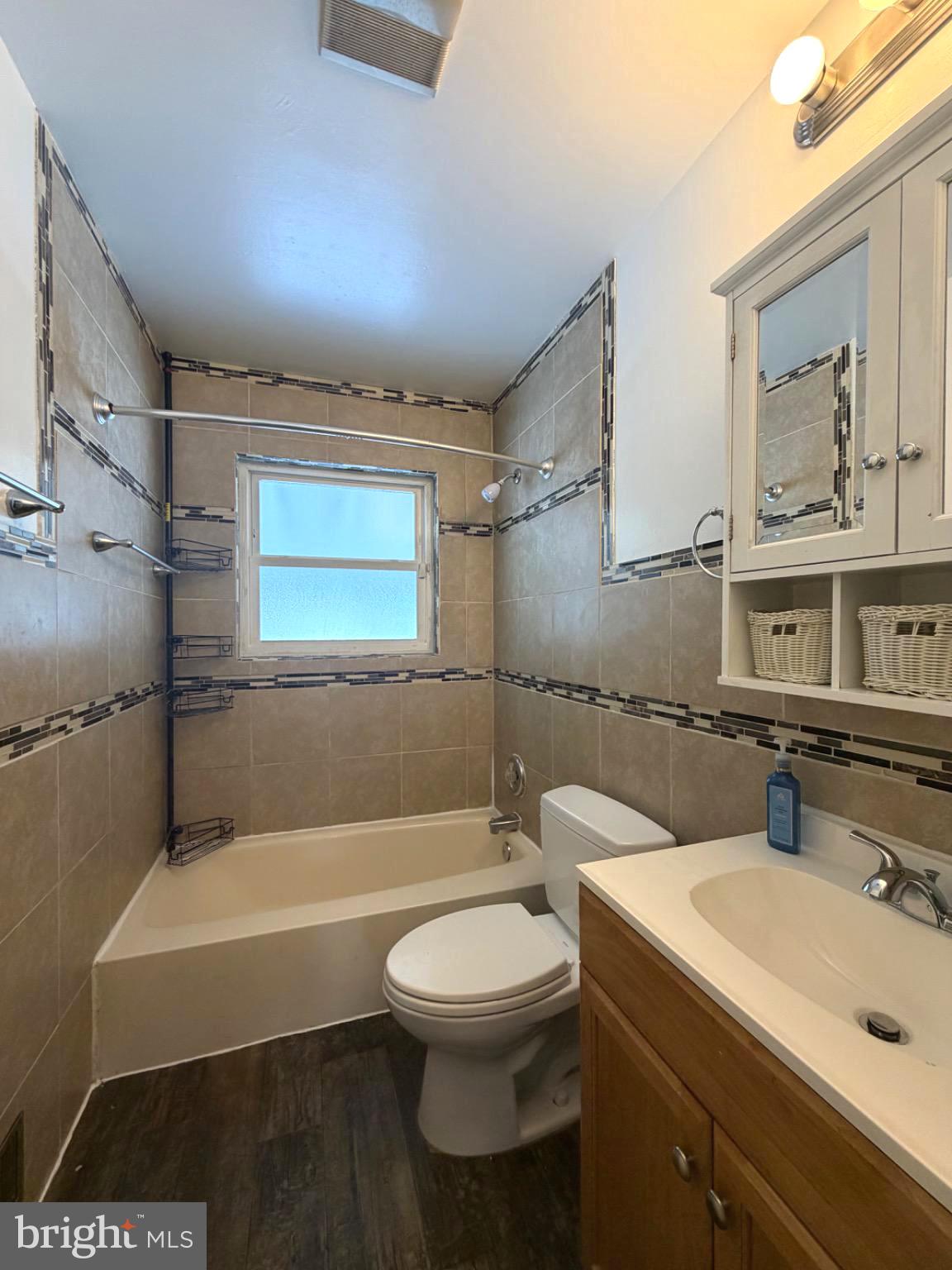 CATONSVILLE MANOR - Residential Lease