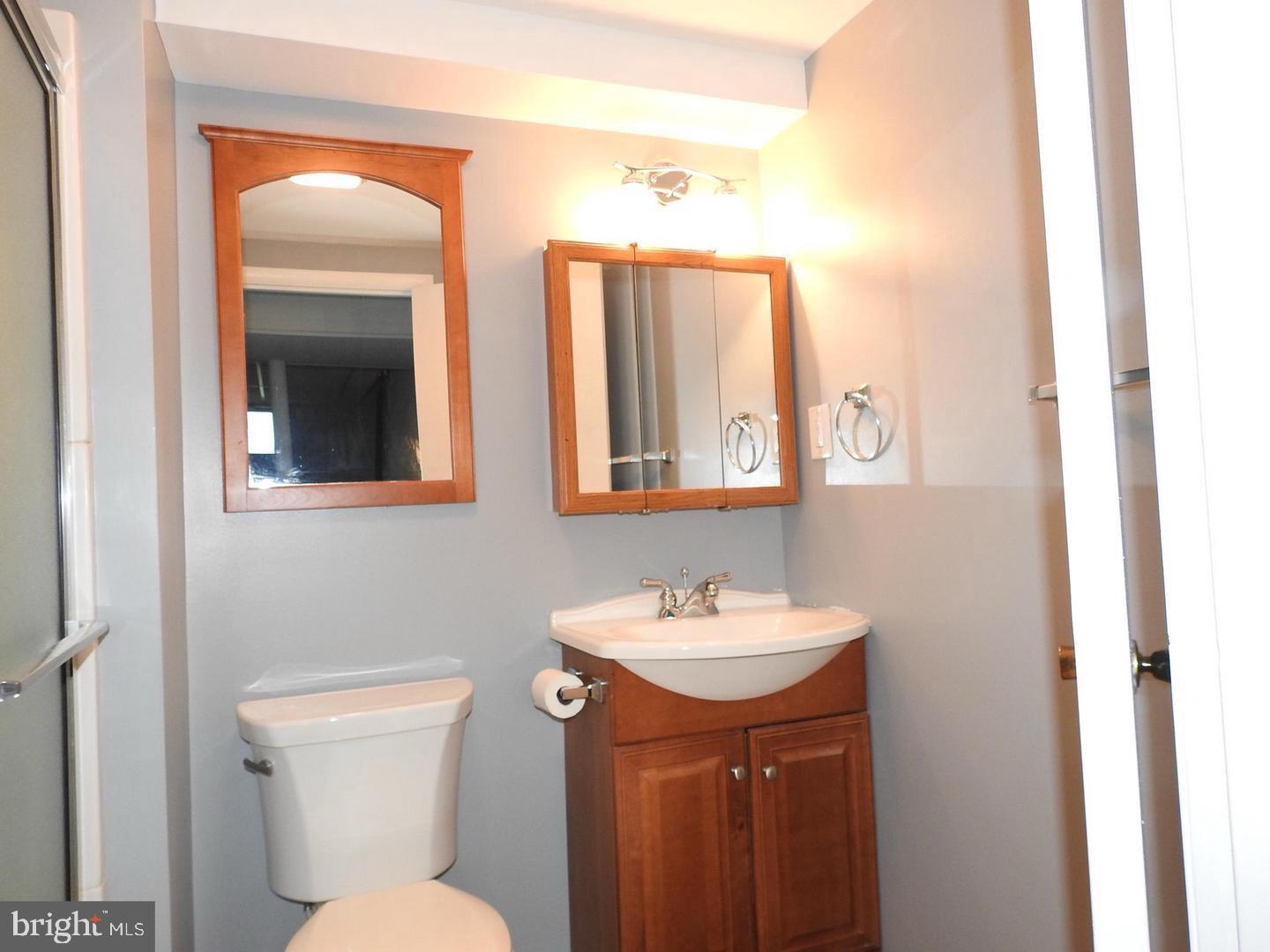 CATONSVILLE MANOR - Residential Lease