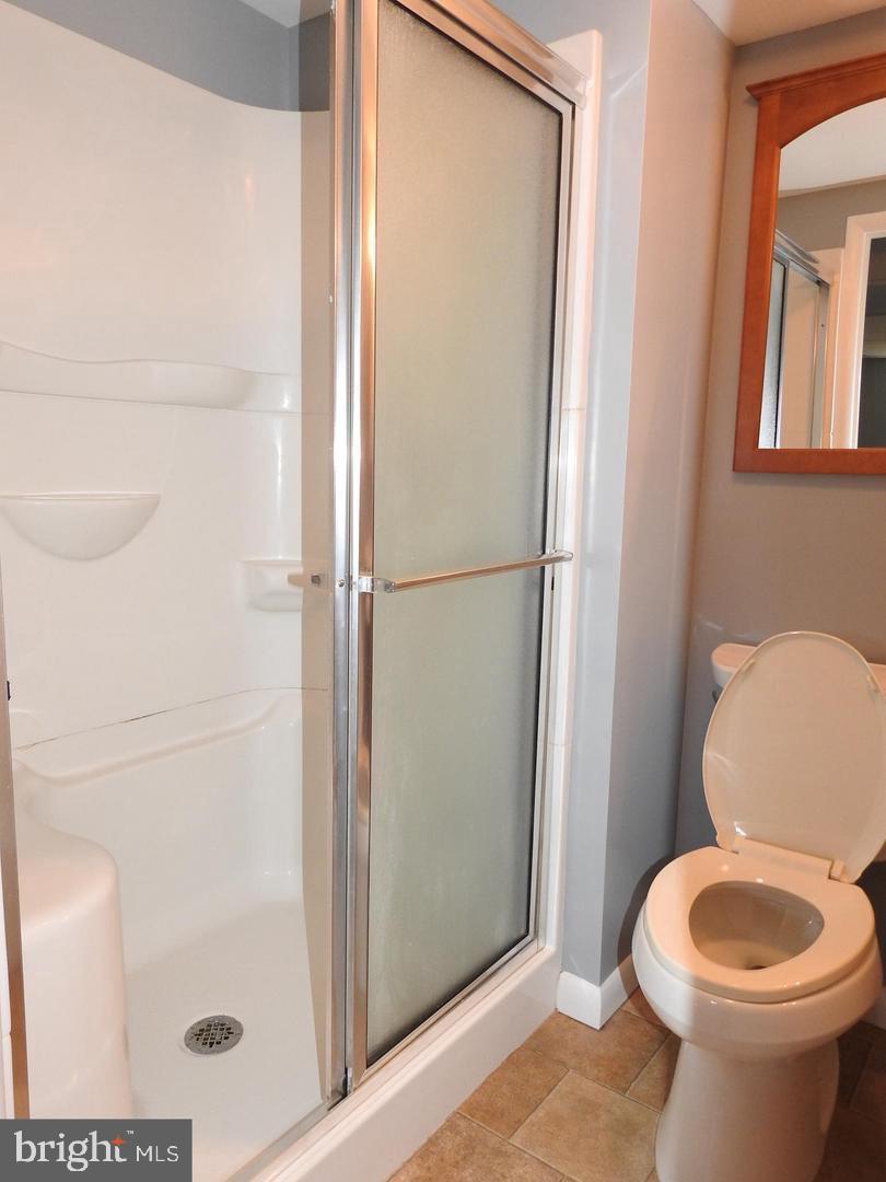 CATONSVILLE MANOR - Residential Lease