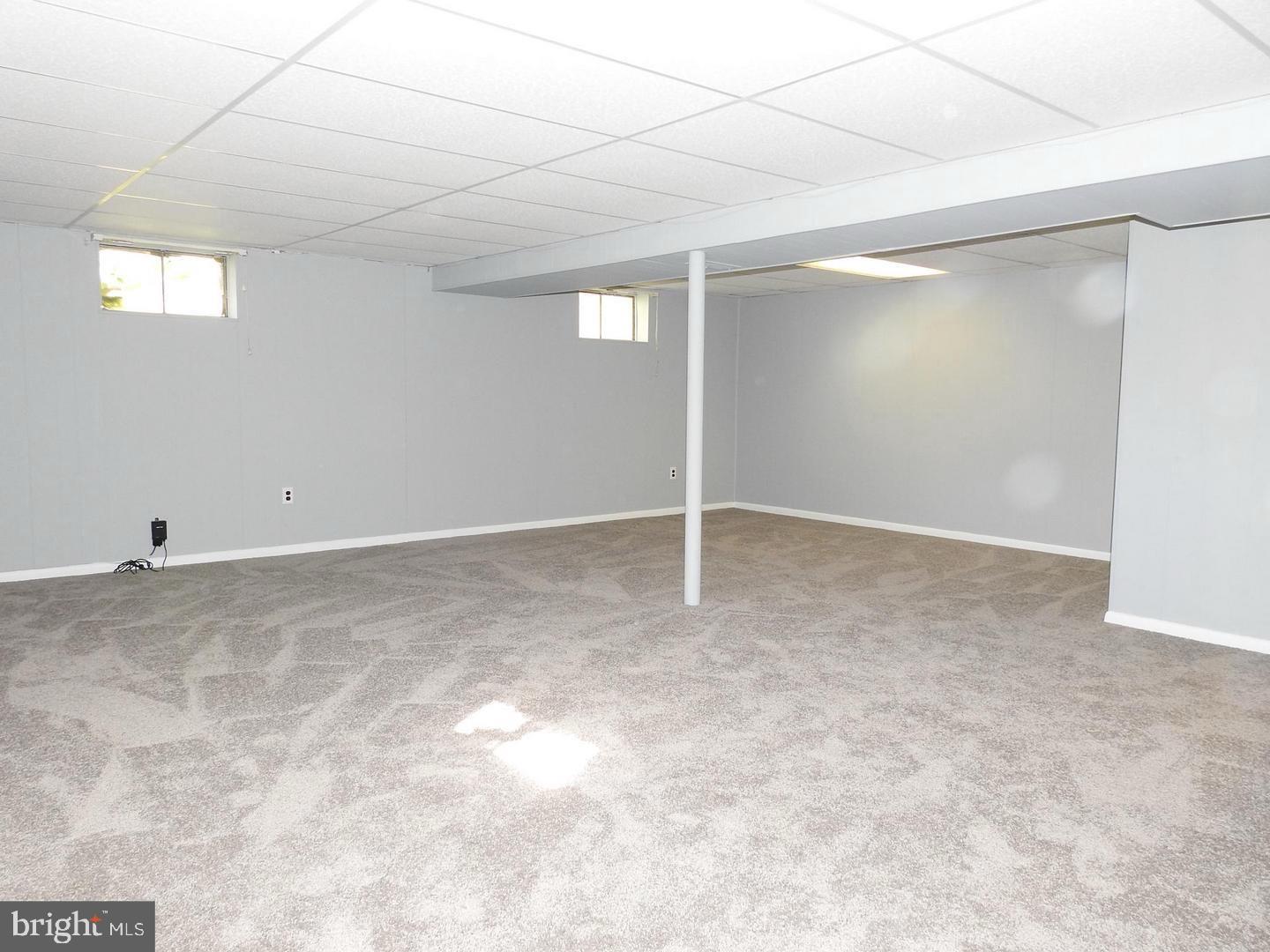 CATONSVILLE MANOR - Residential Lease