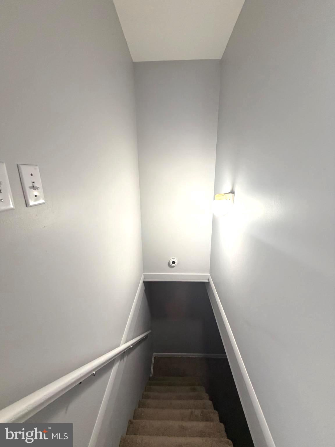 CATONSVILLE MANOR - Residential Lease